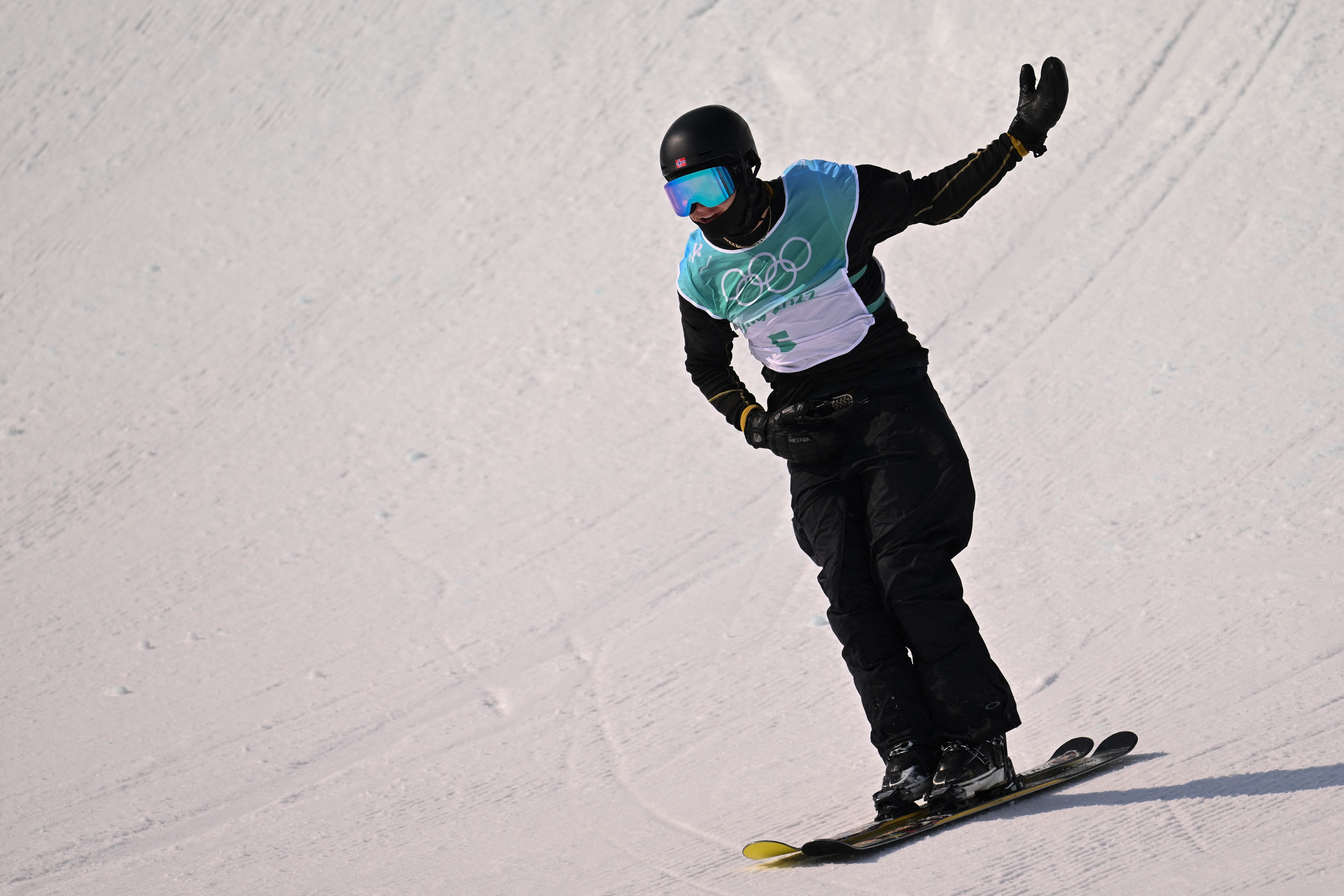 挪威选手夺得自由式滑雪男子大跳台金牌