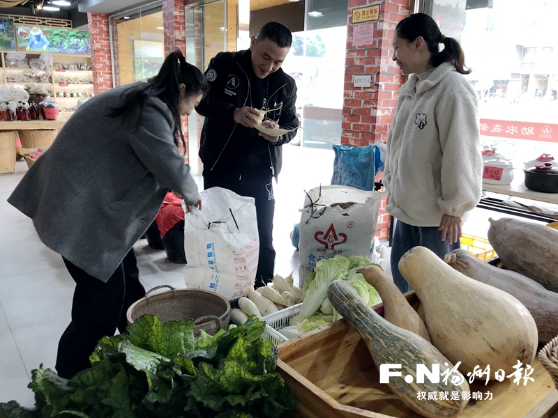 新店社区和上仑村党组织联手带动北峰农民增收