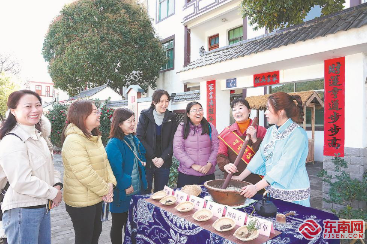 福建各地以独特的方式庆祝“三八”国际妇女节