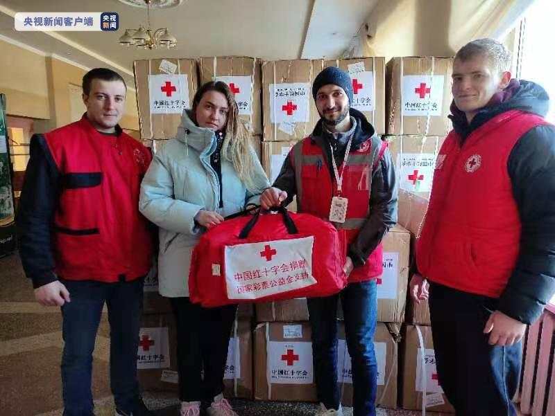 乌克兰红十字会开始分发中国捐赠的首批人道主义物资