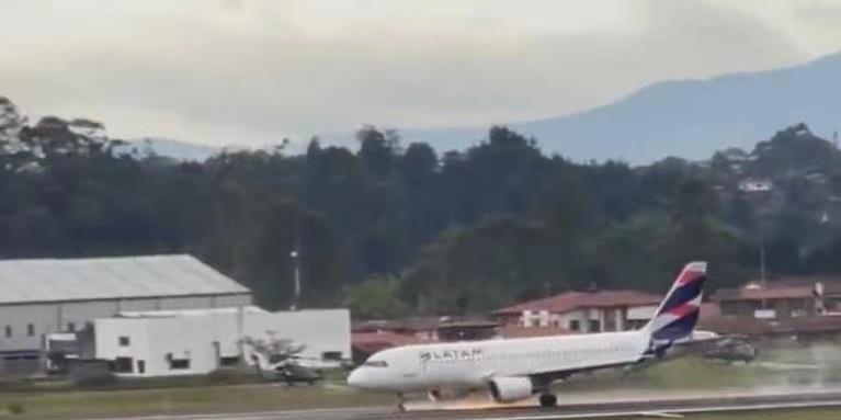 哥伦比亚一客机因起落架故障紧急迫降