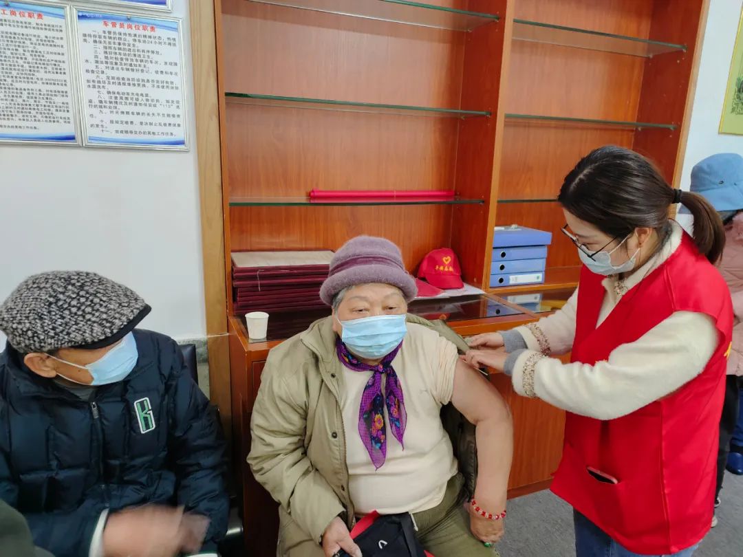 台江：暖心服务 全力推进老年人疫苗接种