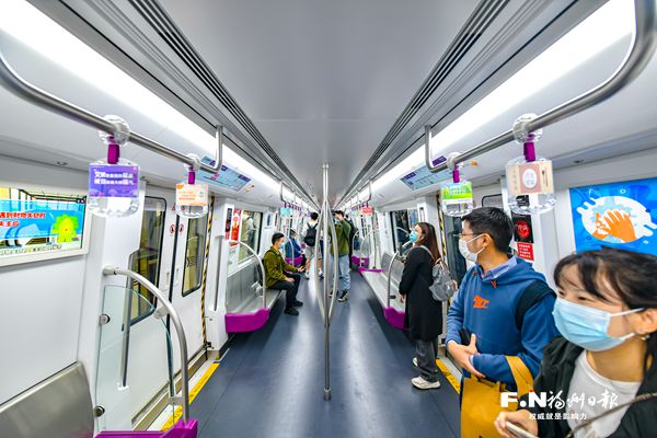 地铁5号线一期首通段4月24日起免费试乘，记者提前体验