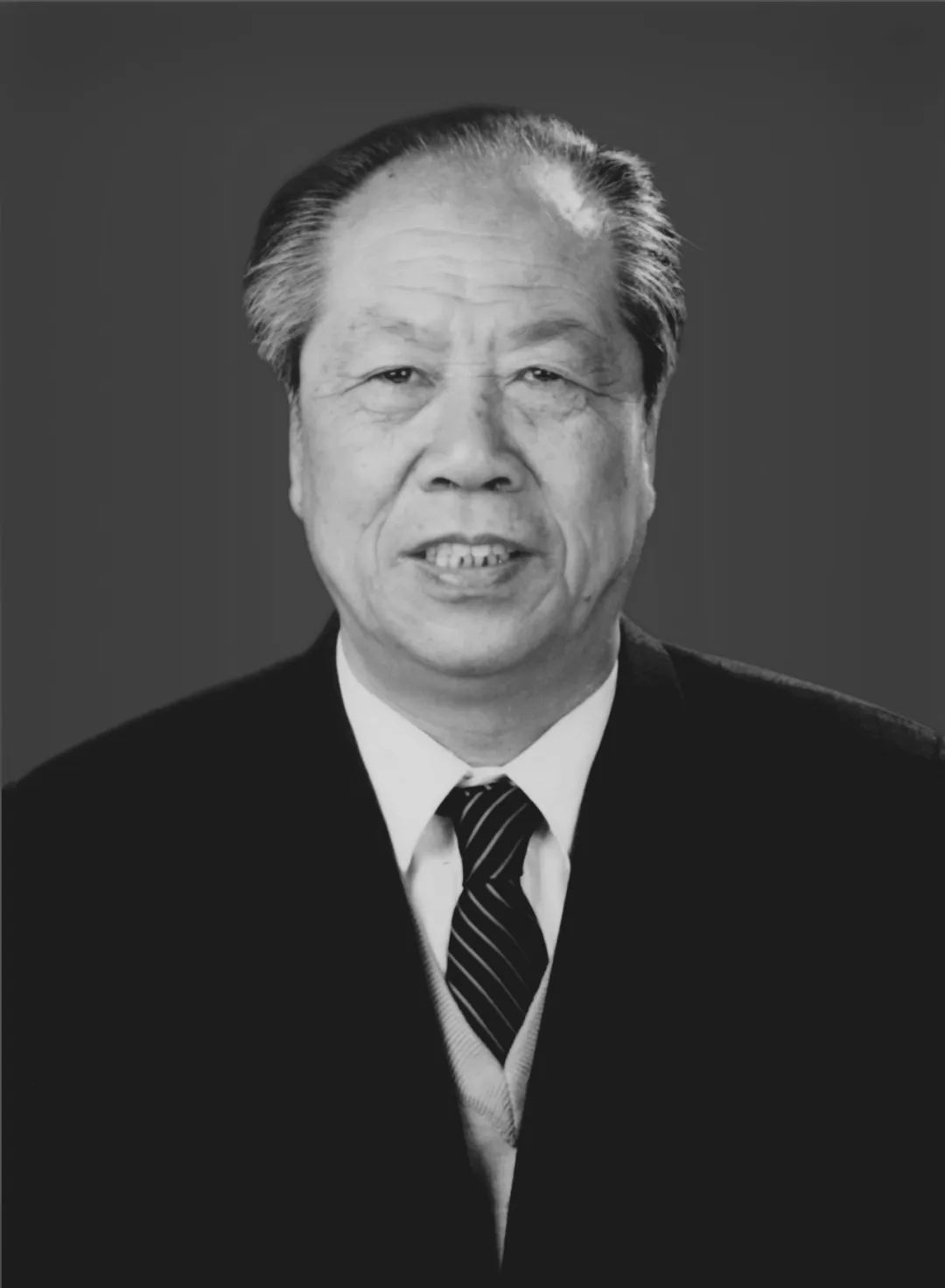 机械动力学家黄文虎院士逝世，享年96岁