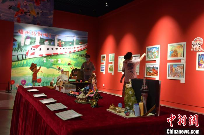 第十三届海峡两岸少儿美术大展在福州启幕