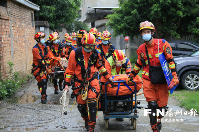 福州消防举行地震（建筑坍塌）实战拉动演练