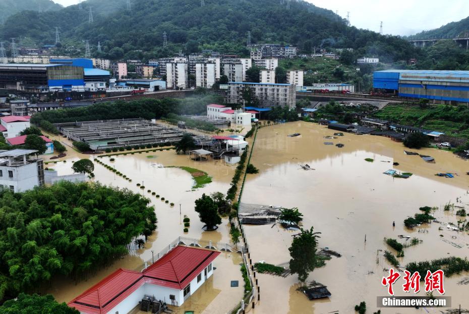 福建三明：多处受淹 山洪灾害红色预警
