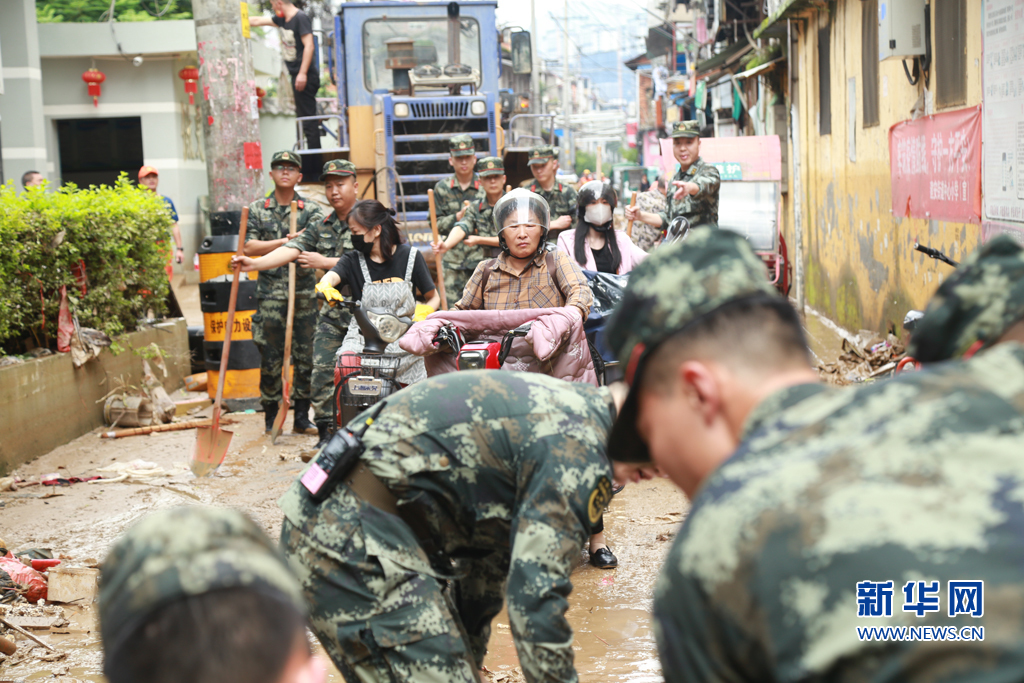 南平：洪涝退去的家园 仍有他们守护