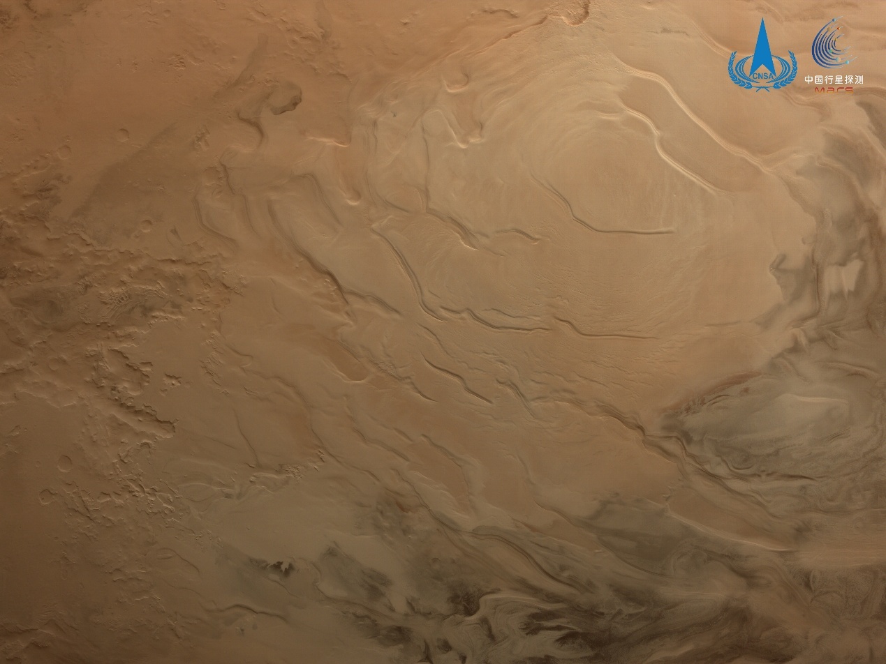 天问一号完成既定科学探测任务，最新火星影像公布