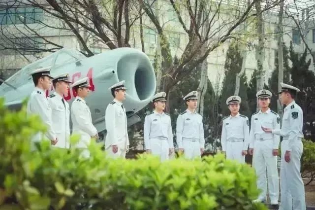 中国军网回复网友：报考哪所军校 ，最有可能到“福建舰”上战斗？