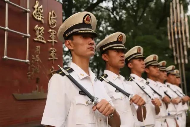 中国军网回复网友：报考哪所军校 ，最有可能到“福建舰”上战斗？