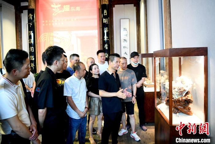 中国工艺美术大师林东传承展亮相福州 寿山石雕精品荟萃