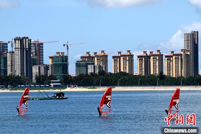 福建东山马銮湾：海滨风光旖旎 帆船成风景线