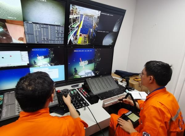 验收成功！“问海1号”6000米级自主遥控水下机器人正式交付