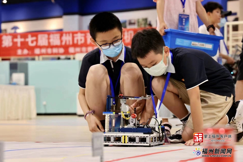 第十七届福州市青少年机器人竞赛在福州科技馆举行