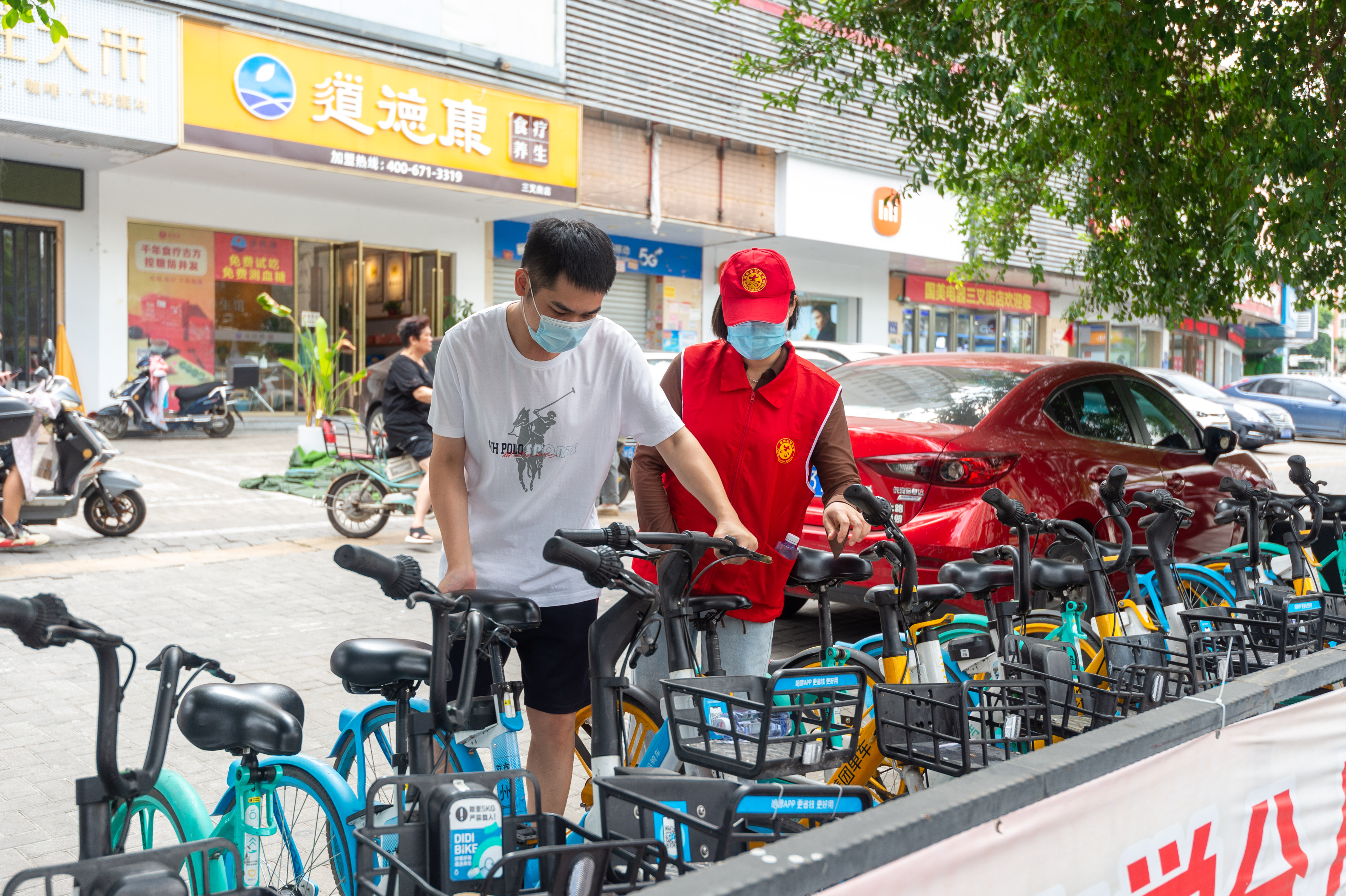 向乱停放说不！福州推出共享单车“积分制”管理新规