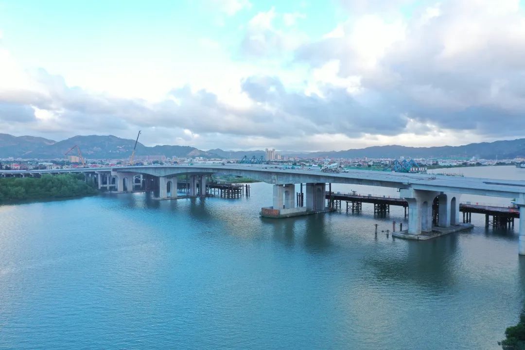 横跨江海！漳州这座大桥顺利合拢