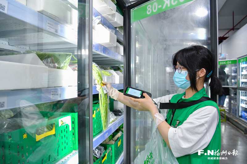 网购生鲜鲜不鲜？记者实地探访榕城电商如何为商品保鲜