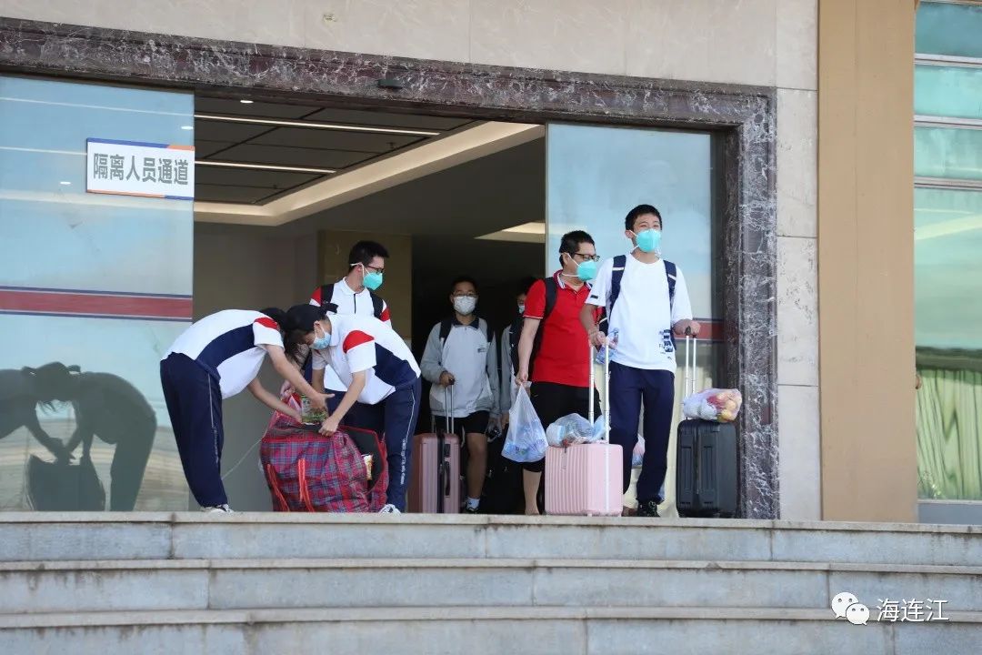 连江：3781名被集中隔离的师生及学校工作人员回家了