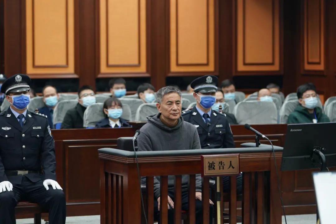 受贿1.7亿余元，广西贵港市委原书记李新元一审被判死缓