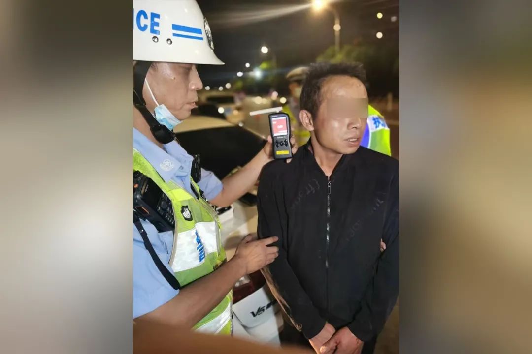 男子深夜看到交警弃车逃跑，一查竟……