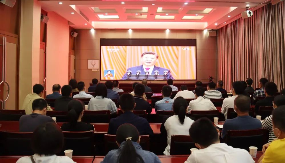 永泰全县各界干部群众收听收看党的二十大开幕盛况