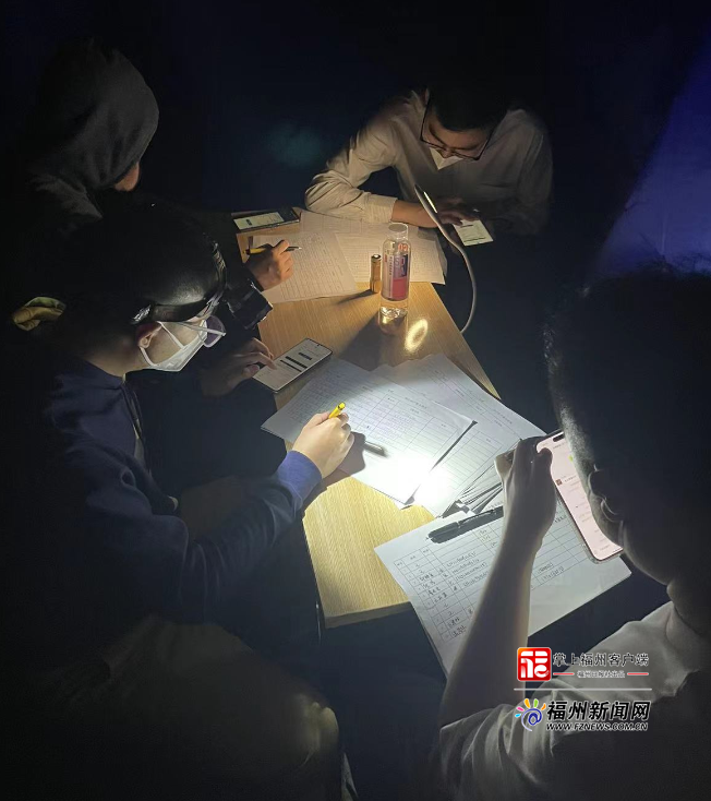 及时摸排、采买配送分发药品……他们撑起“疫”线生命通道