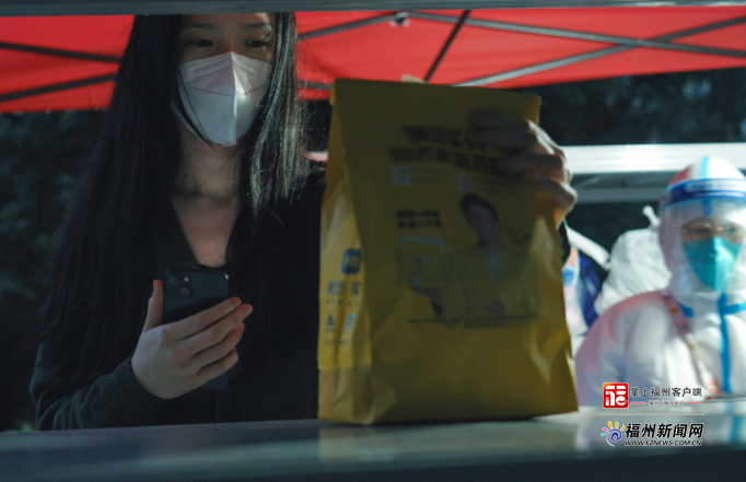 及时摸排、采买配送分发药品……他们撑起“疫”线生命通道