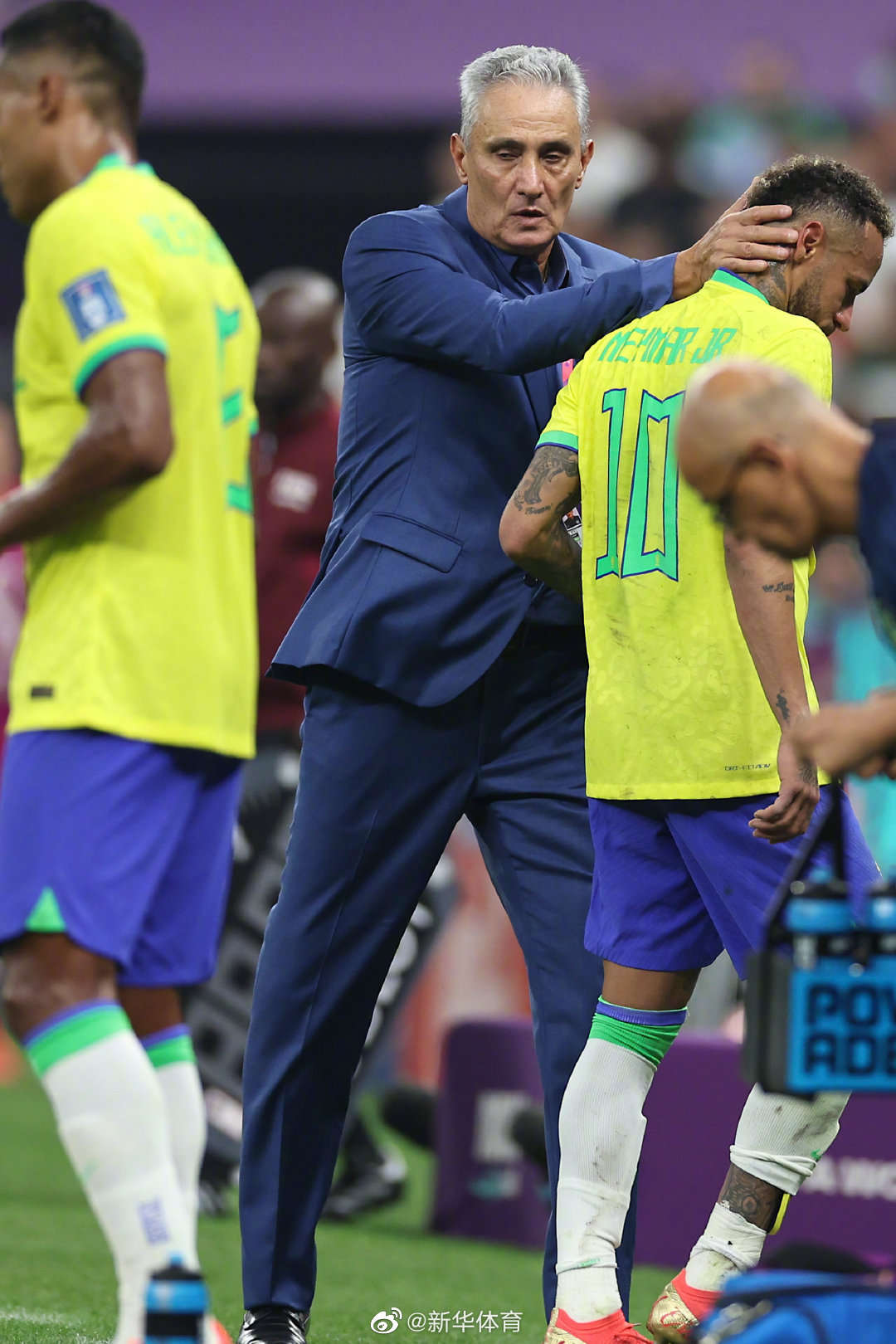 巴西主帅回应内马尔伤情：他会继续踢本届世界杯
