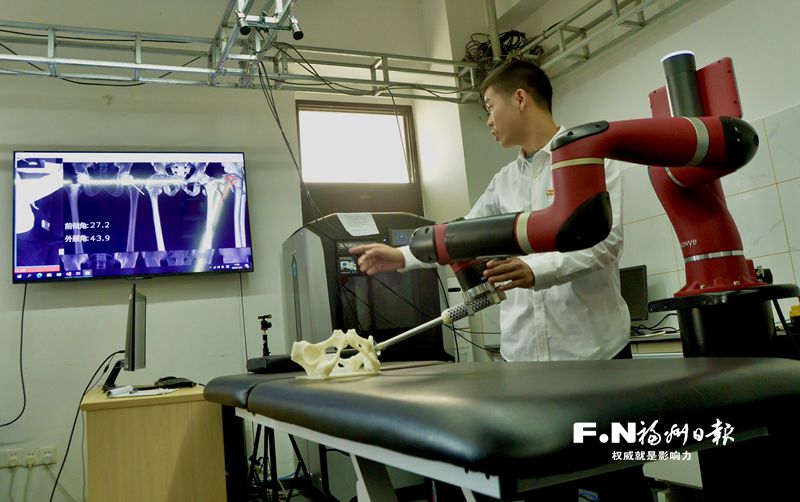 福州大學未名醫療機器人研究所揭牌
