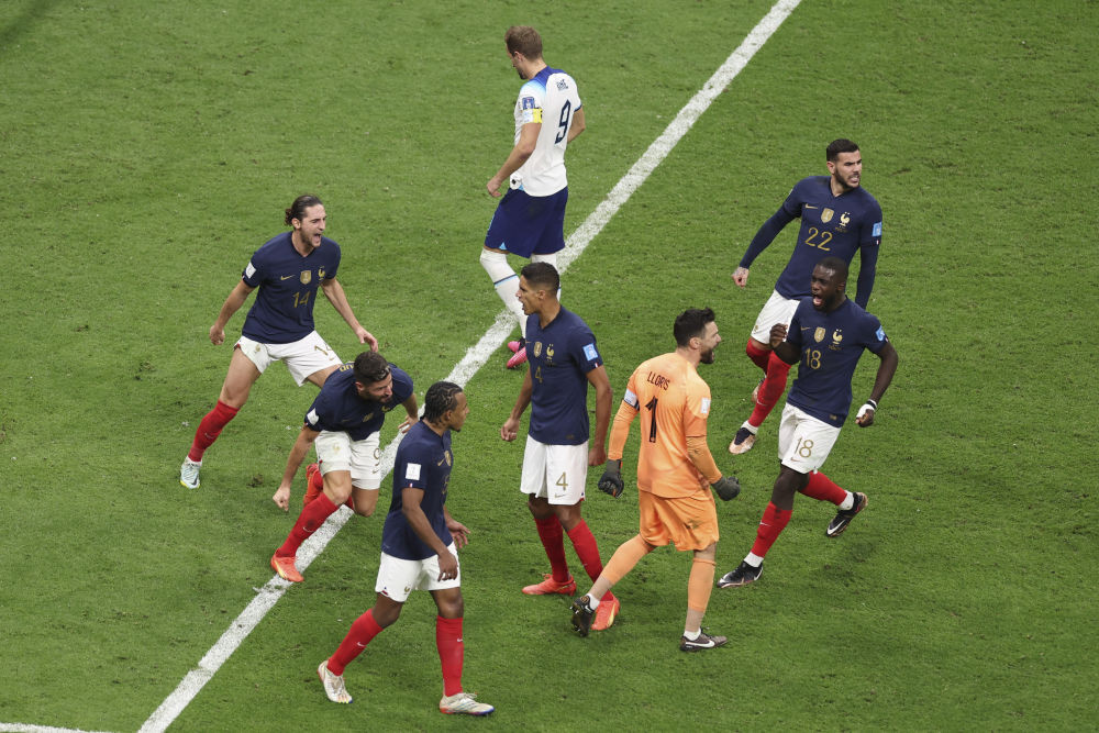 法国队2:1击败英格兰队晋级半决赛