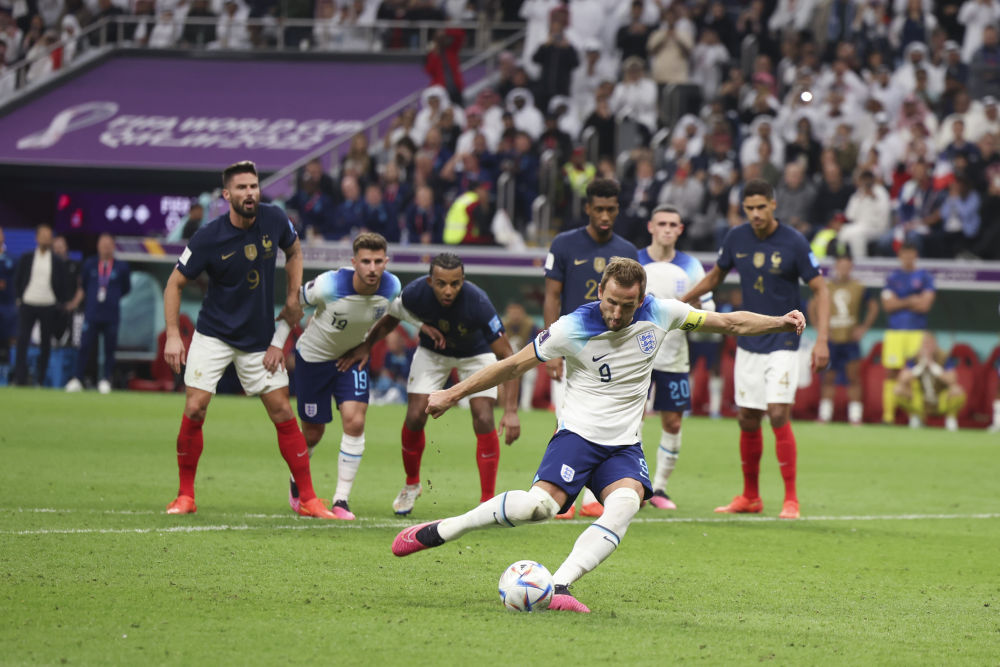 新闻分析：英格兰队为何输给法国队？