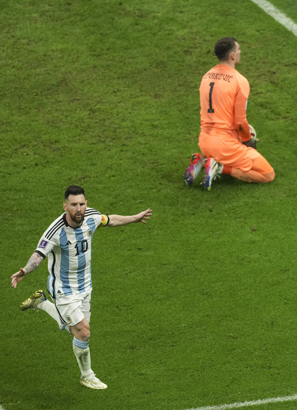 梅西上演“世纪助攻” 阿根廷大胜克罗地亚晋级决赛