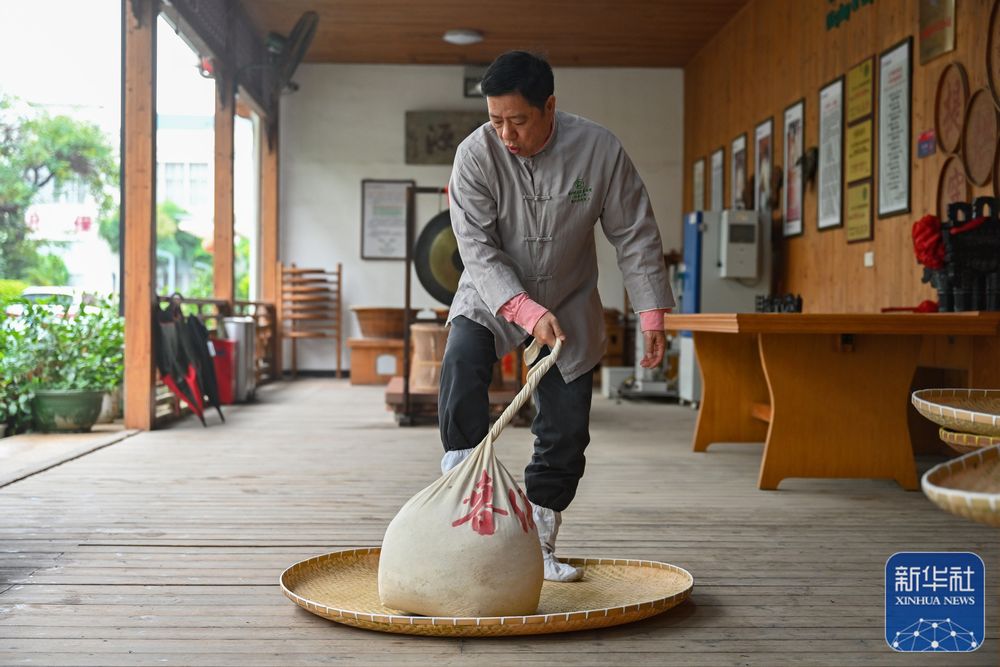 新华社关注福州：茉莉花茶的传统窨制工艺