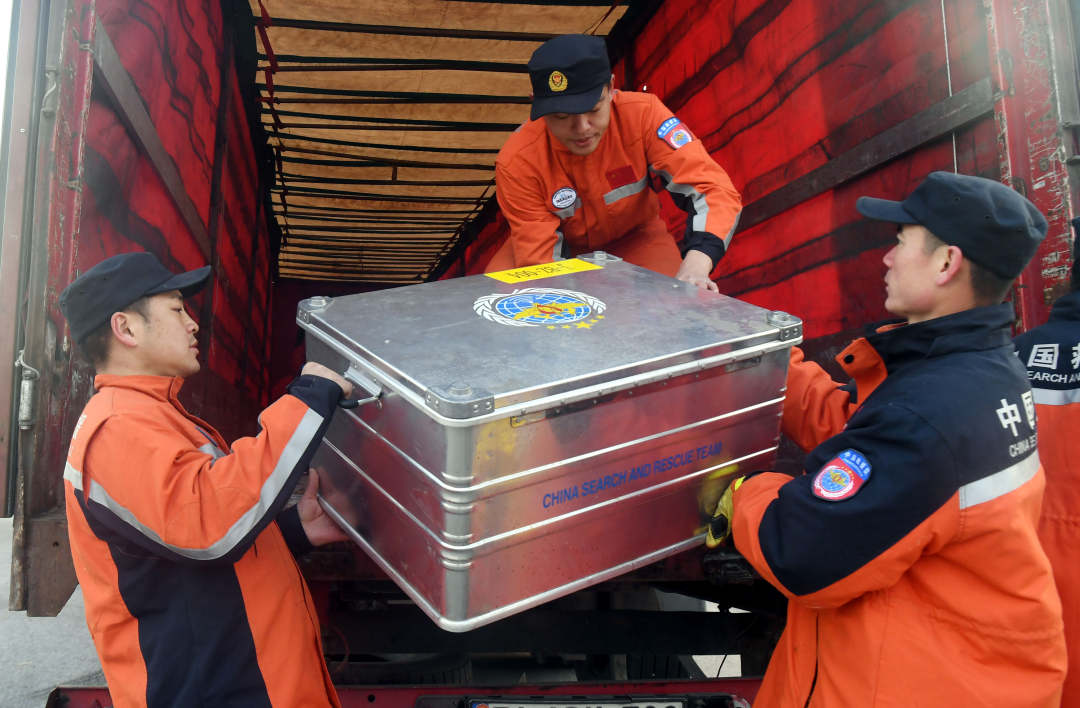 欢迎回家！中国救援队完成赴土救援任务乘包机回国