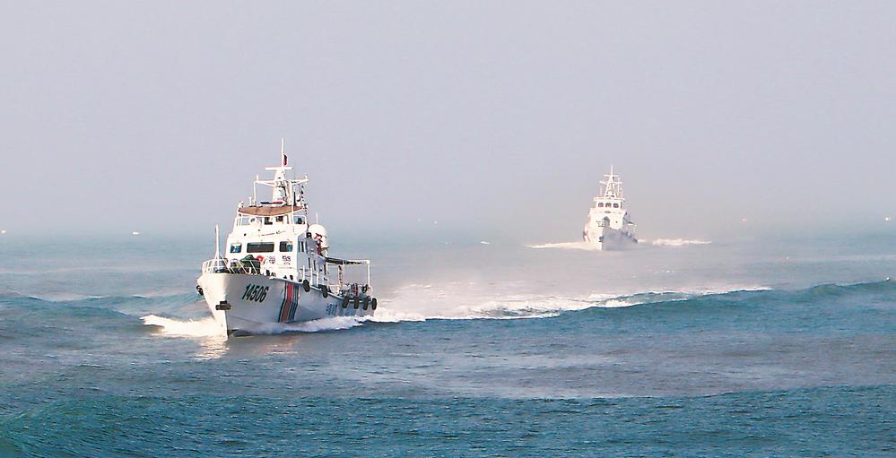 莆泉海警开展海上联合训练