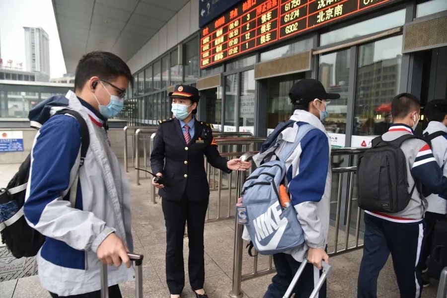 福州火车站迎来今年首趟中学生“研学专列”