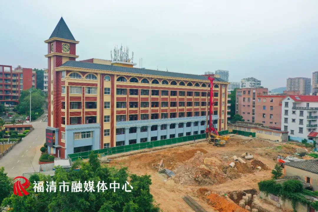 福清这所学校新建大楼，还有对外开放停车场！