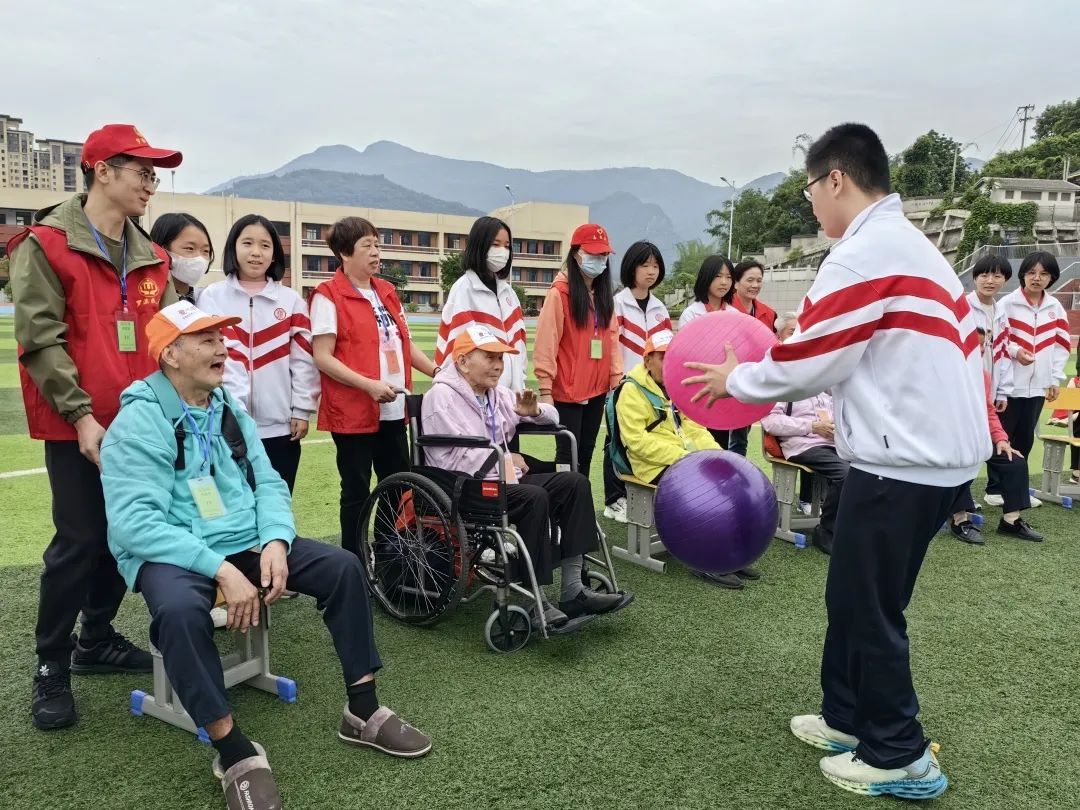 开心！他们“重返”校园、“重返”青春！