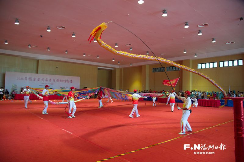 福建首届舞龙舞狮锦标赛在榕举办 39支队伍竞高下