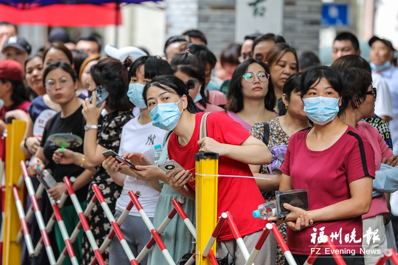 福州全城为“梦”护航：家长老师花式加油，铁骑强力护考