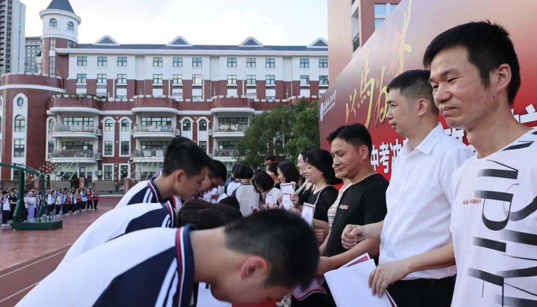 让每个学生都“牵马回家”！福清这所学校不走寻常路