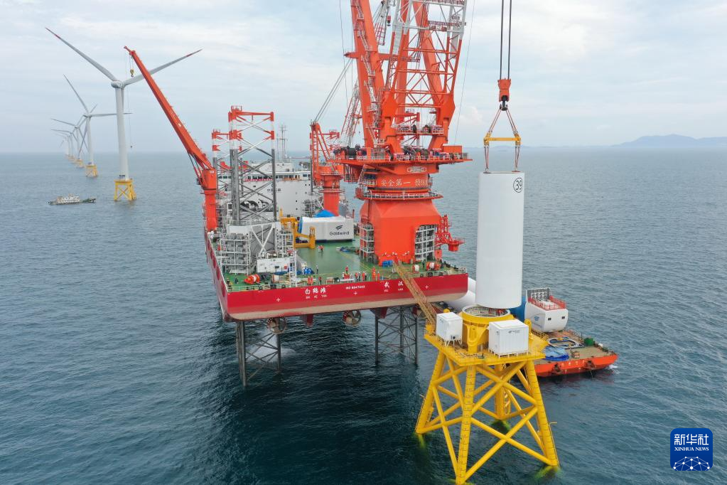16兆瓦大容量海上风电机组在平潭外海开始安装