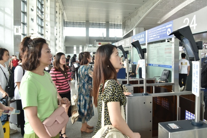 暑运遇高温 福州火车站保障旅客顺畅出行