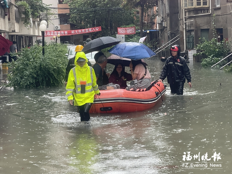 细数福州暴雨中的一个个感人瞬间