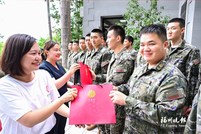 超1300个“爱心茶摊”相继亮相 清凉之风吹拂榕城大街小巷