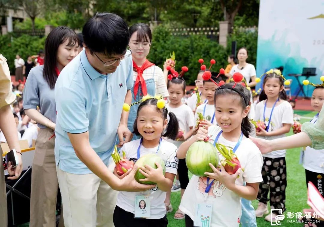 开学！“全面两孩”迎来入学高峰！