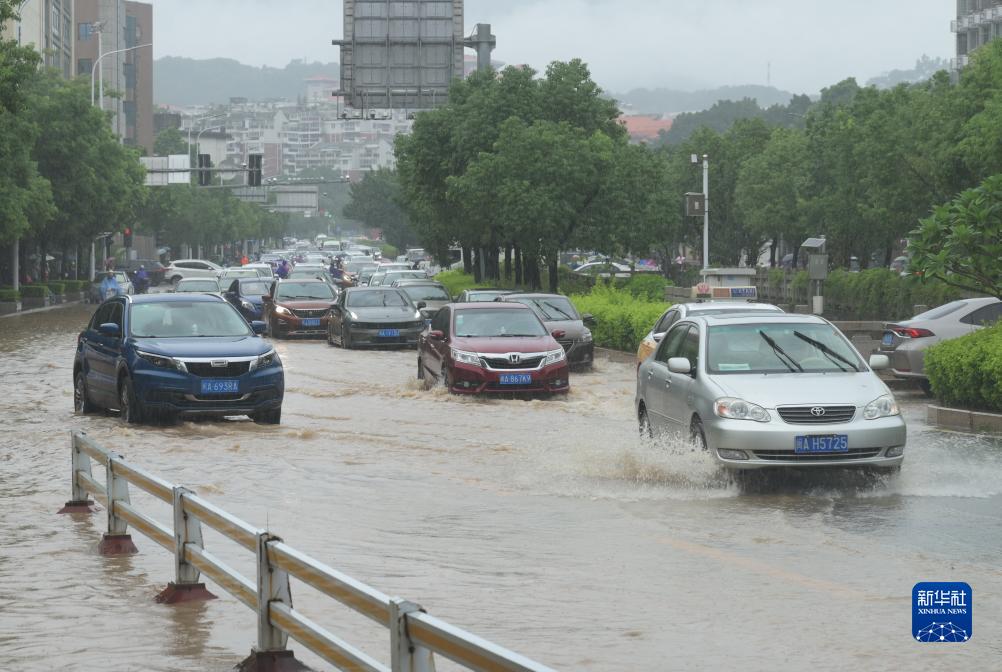 新华社：福州遭受特大暴雨侵袭