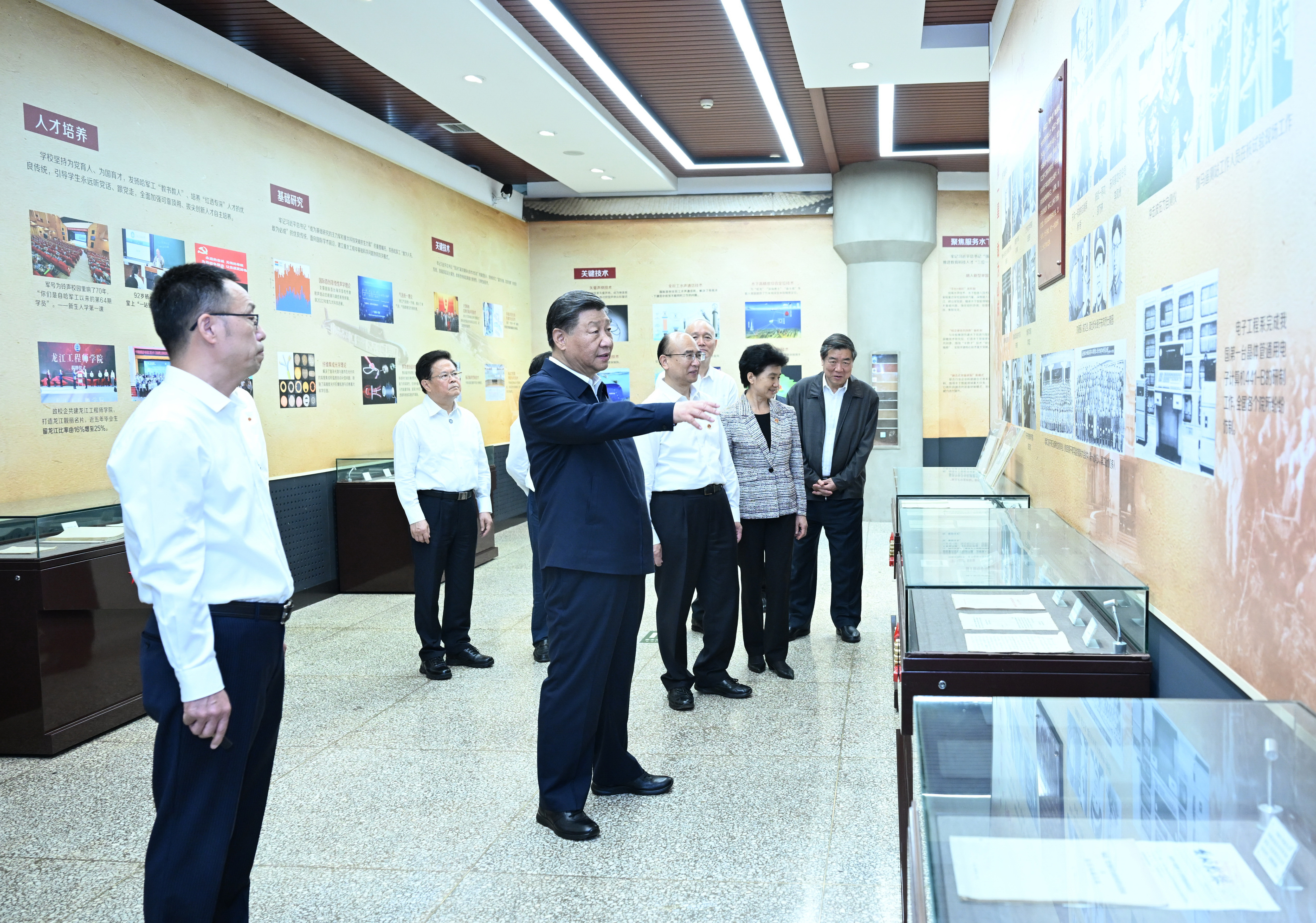 习近平在黑龙江考察时强调 牢牢把握在国家发展大局中的战略定位 奋力开创黑龙江高质量发展新局面