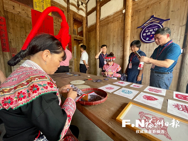 全省民族團(tuán)結(jié)進(jìn)步互觀(guān)互學(xué)活動(dòng)在福州舉辦